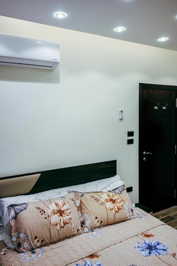 Apartment Comtemporary In Cairo's Centre *