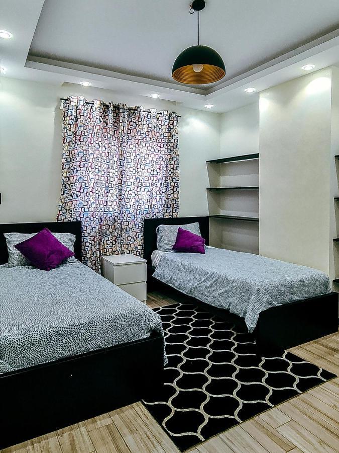 Comtemporary In Cairo's Centre Apartment *